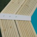 Set-de-finition-d'angle-en-aluminium-de-135°-pour-margelle-piscine-en-bois-octogonale-Ubbink-ambiance1