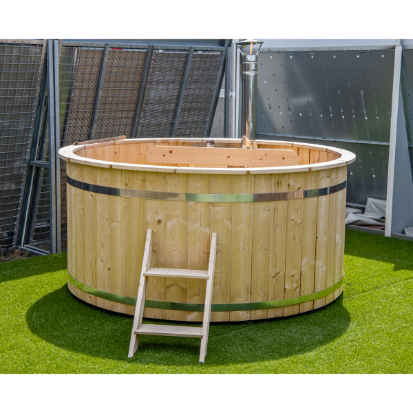 Bain nordique traditionnel en bois d'épicéa | 6 places | Poêle interne en aluminium