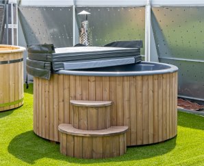 Bain nordique traditionnel à remous en bois thermowood - 6 places - DELUXE