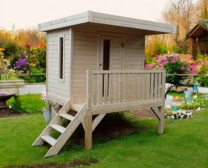 Maisonnette en bois pour enfant sur pilotis | 180 x 180 cm | Bois brut | 16 mm d'épaisseur